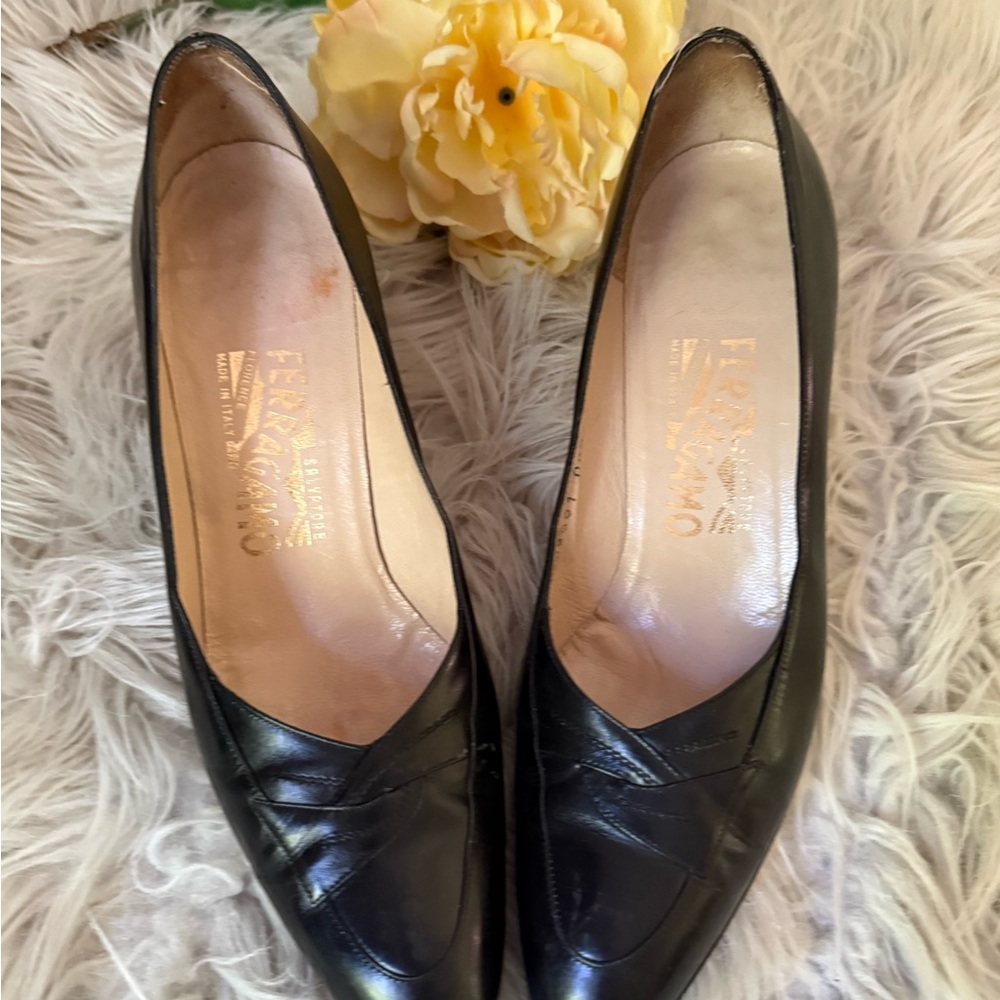 Salvatore Ferragamo Black Leather Pointed Toe Pumps